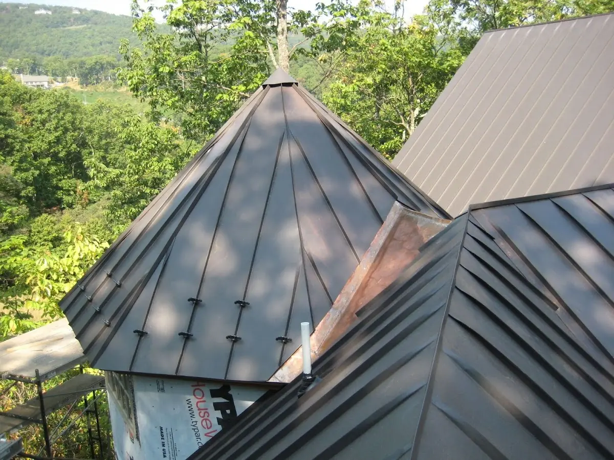 Professional Roof Tarp Installation by Craftsman Roofing in Woodford
